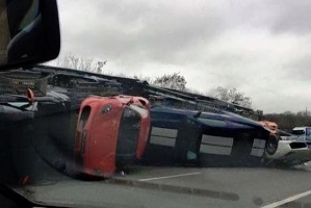 Суперколи се търкалят по асфалта