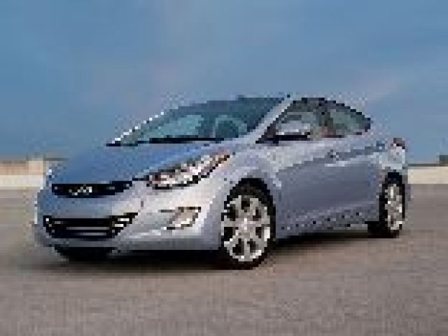 Компактният седан Hyundai Elantra се връща в Европа