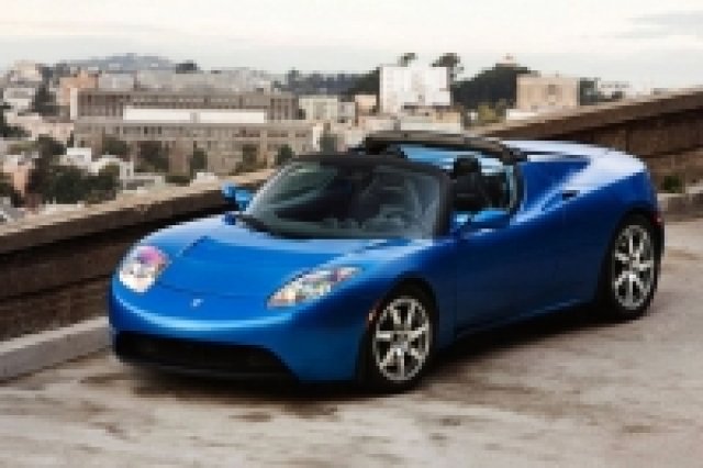 Tesla получи $ 82.5 милиона, достави Roadster №700