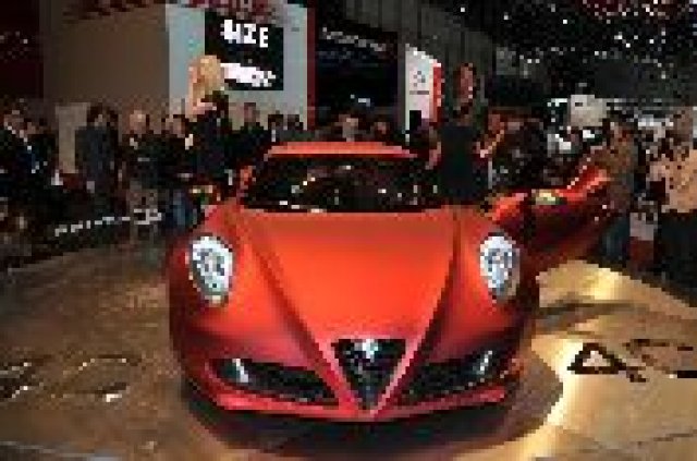 Alfa Romeo 4C ще има Abarth версия