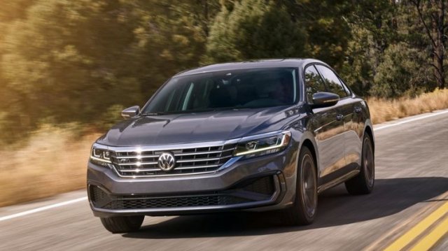 Volkswagen започна продажбите на обновения Passat