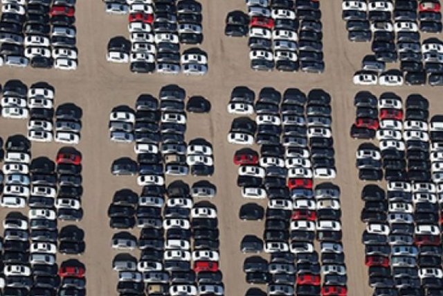 Volkswagen наема летище за непродадените си автомобили