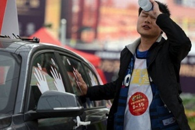 Китаец изкара 87 часа на крак заради BMW