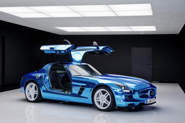 Париж 2012 – електрически  SLS AMG