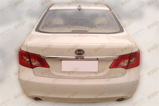 BYD работи над китайски 