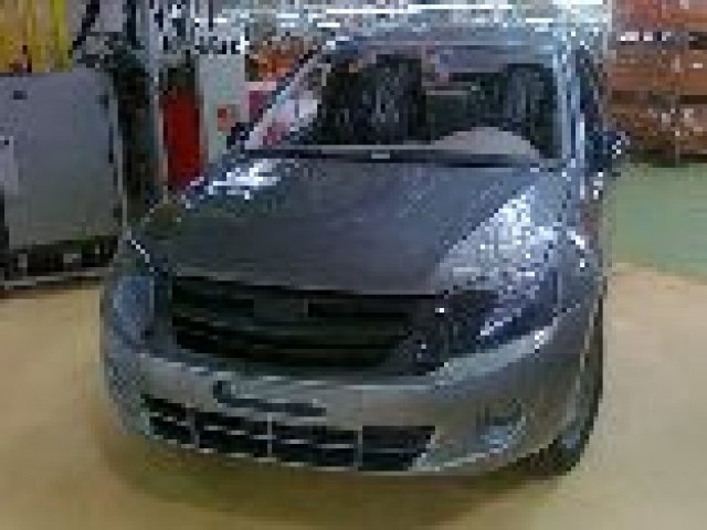 Първи снимки от Lada Granta