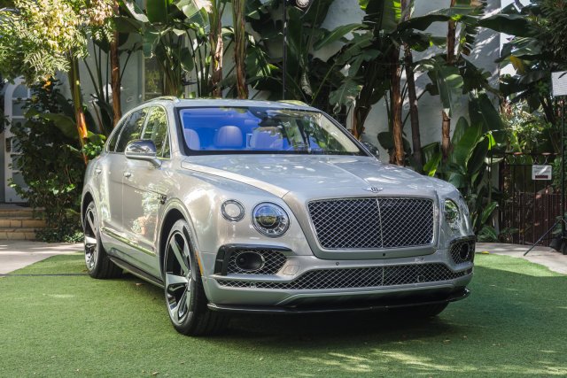 Върхът при Bentley Bentayga