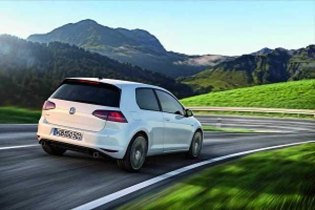 Новият Golf R ще е по-мощен от Audi S3