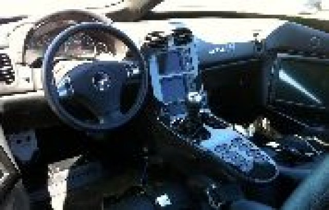 Зад волана на Corvette и във водата