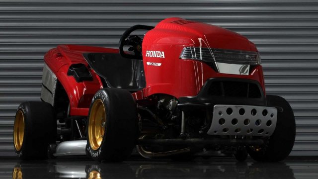 Косачката на Honda вдигна 243 км/ч