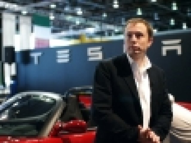 Tesla - Nissan Leaf е примитивен