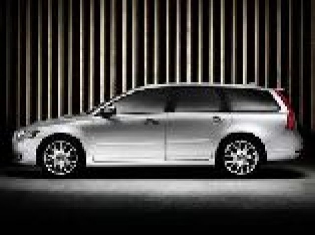 Volvo маха S40 и V50 от САЩ