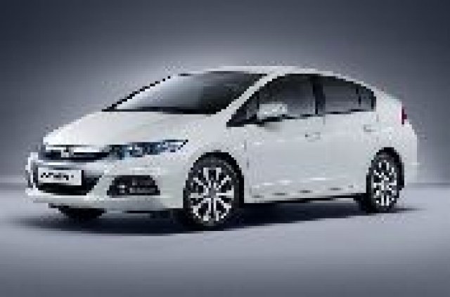 Honda модернизира Insight