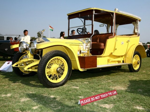 В Индия възстановиха 100-годишен Rolls-Royce