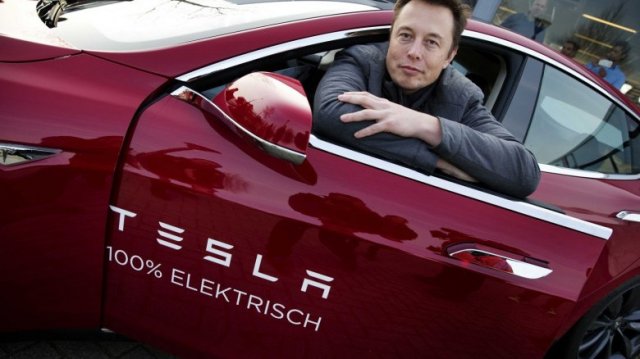 Кой ще купи Tesla - Ford, Apple или Toyota?