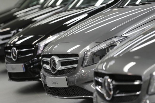 Mercedes-Benz гони рекорд по продажби