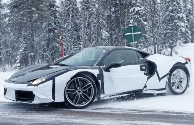 Ferrari изпробва възроденото Dino