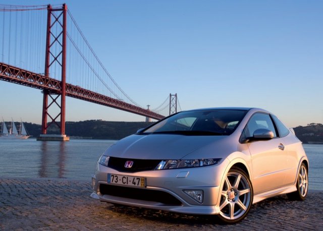 Honda хвърля ръкавица на Renault Megane RS