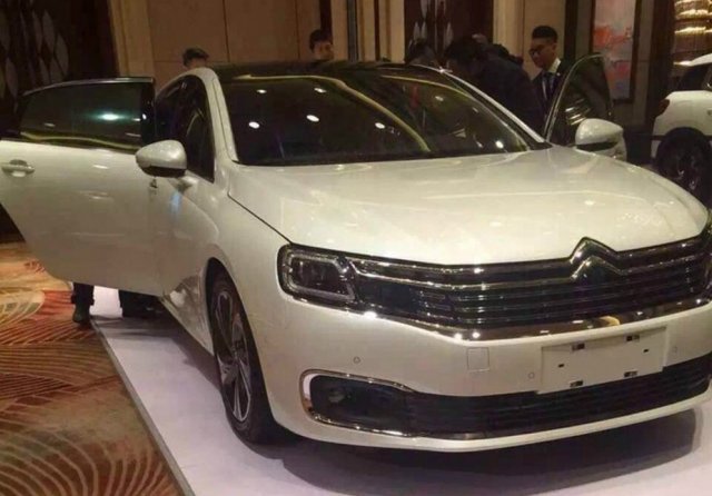 Възроденият Citroen C6 свали маскировката