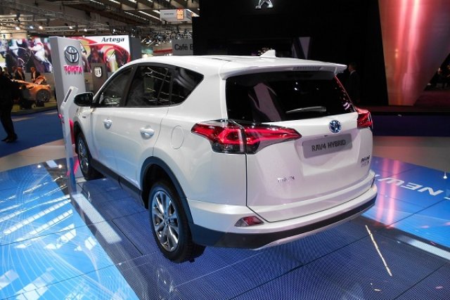 Toyota „пробва” Европа с хибриден RAV4
