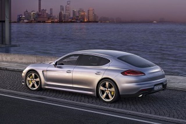 Обновеното Porsche Panamera изразходва 3.1 л/100 км