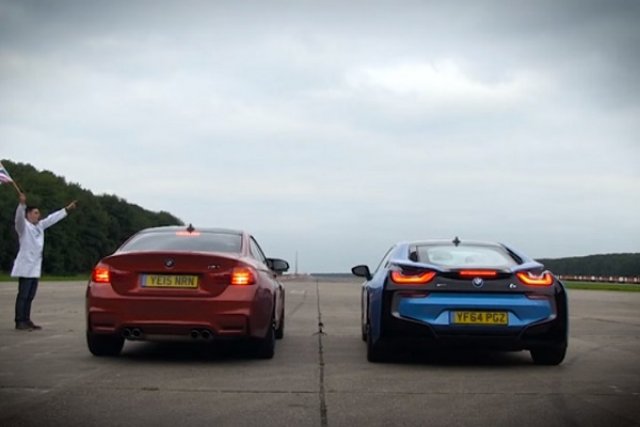 Драг: BMW i8 срещу BMW М4