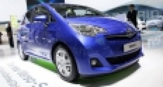 Toyota представи Verso-S в Париж