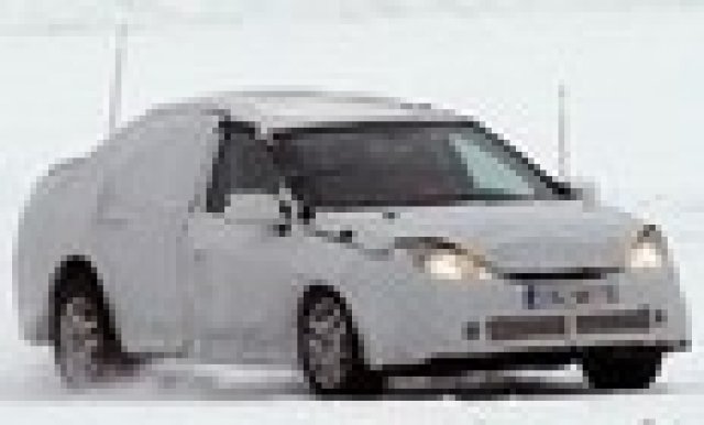 Renault Laguna – за първи път като седан