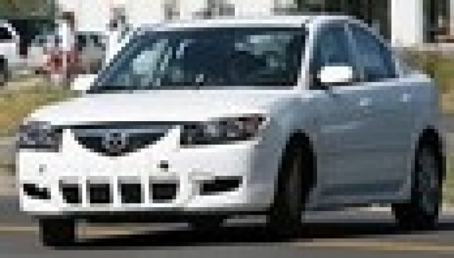 Mazda готви новото поколение на тройката
