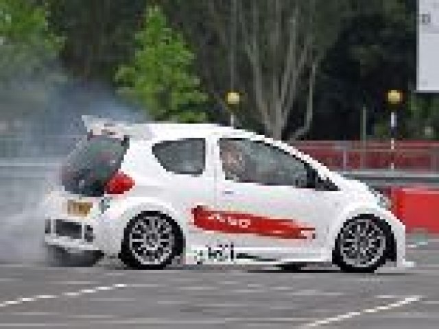 Toyota обновява двигателите си