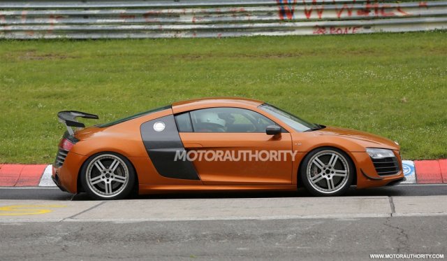 Audi тества нова модификация на R8