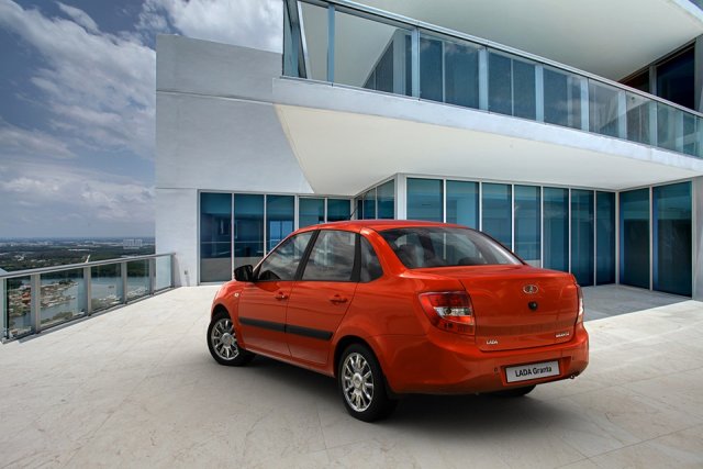 Първи снимки на обновената Lada Granta седан