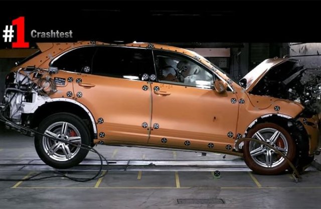 Porsche показа как тества автомобилите си (ВИДЕО)