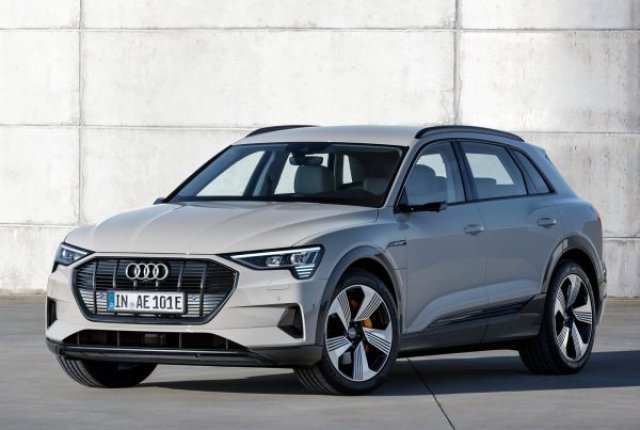 Проблем в софтуера забавя продажбите на Audi e-tron