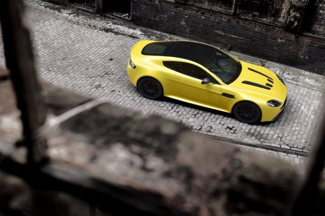 Aston Martin V12 Vantage S излезе на сцената