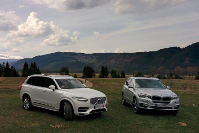 Гръм и мълнии: BMW X5 40e срещу Volvo XC90 T8 (видео)