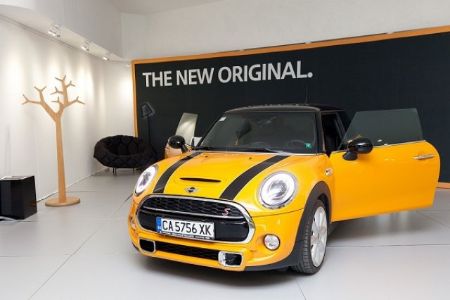 Новото MINI пристигна в София