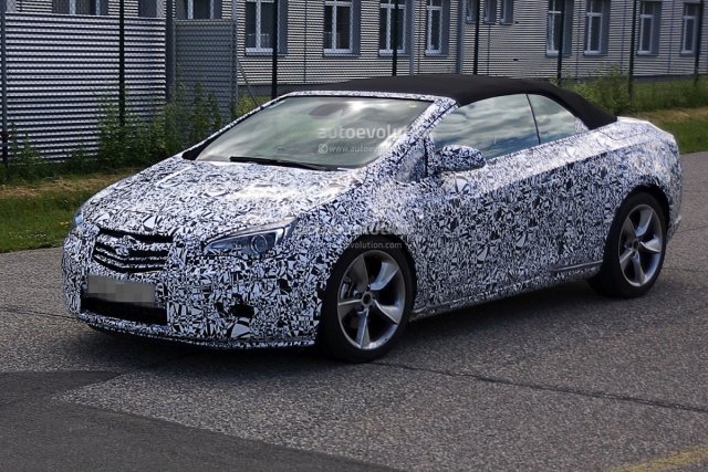 Новата Astra и във версия кабриолет