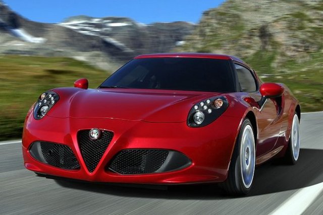 Alfa Romeo 4C ще получи версия Quadrifoglio