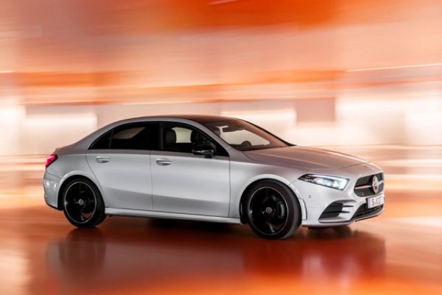 Нов седан попълни семейството Mercedes-Benz A-Class