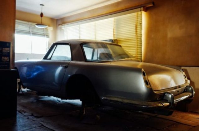 Американец държа 30 години Ferrari в гарсониерата си