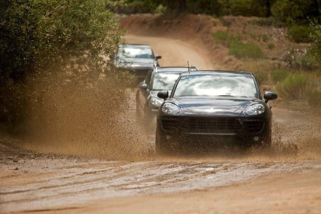 Porsche показа шпионски снимки на Macan