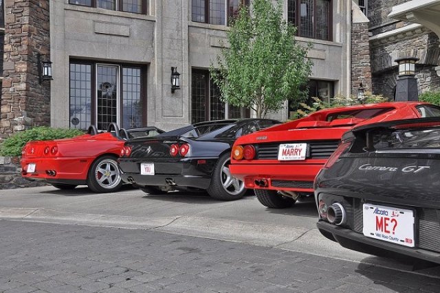 Предложение за брак с три Ferrari-та