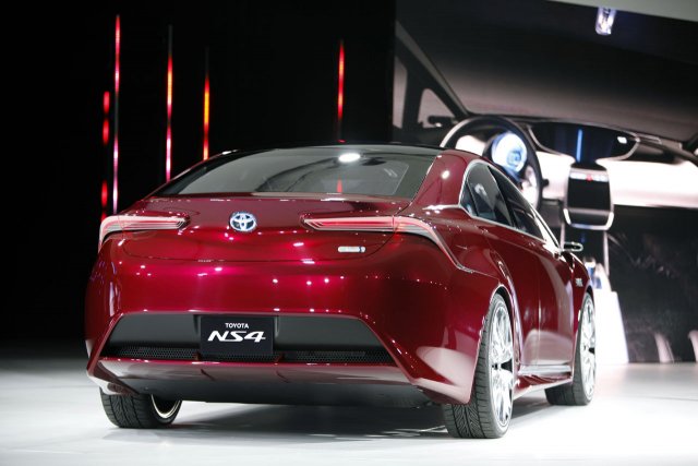 Toyota показа хибрид от ново поколение