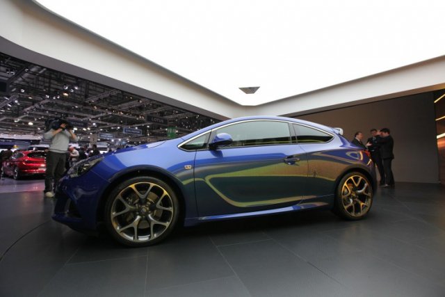 Opel показа най-мощната Astra в историята си