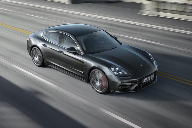 Porsche Panamera Turbo подобри рекорд на Северната дъга