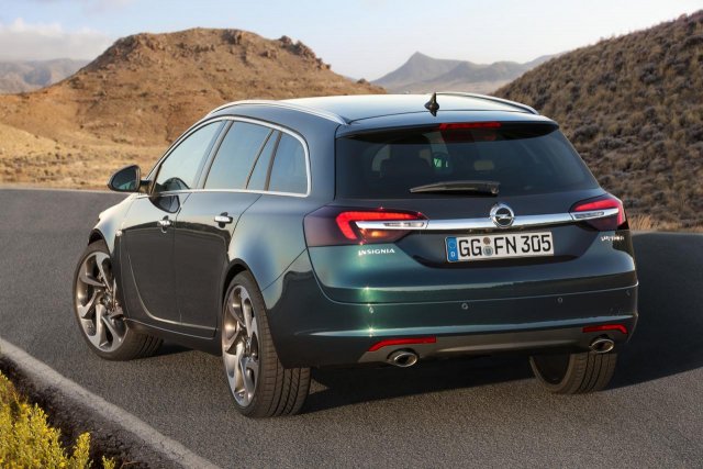 Не Audi A4, а A6 Allroad е целта на Opel Insignia CrossFour