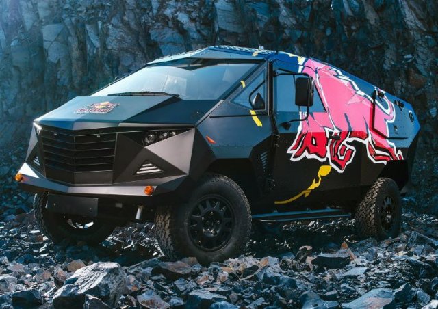 Red Bull превърна Land Rover Defender в изтребител