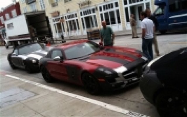 Засечен конвой от Mercedes SLS AMG в Монтерей, САЩ