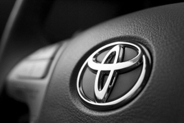 Toyota гони 10 млн. продажби догодина